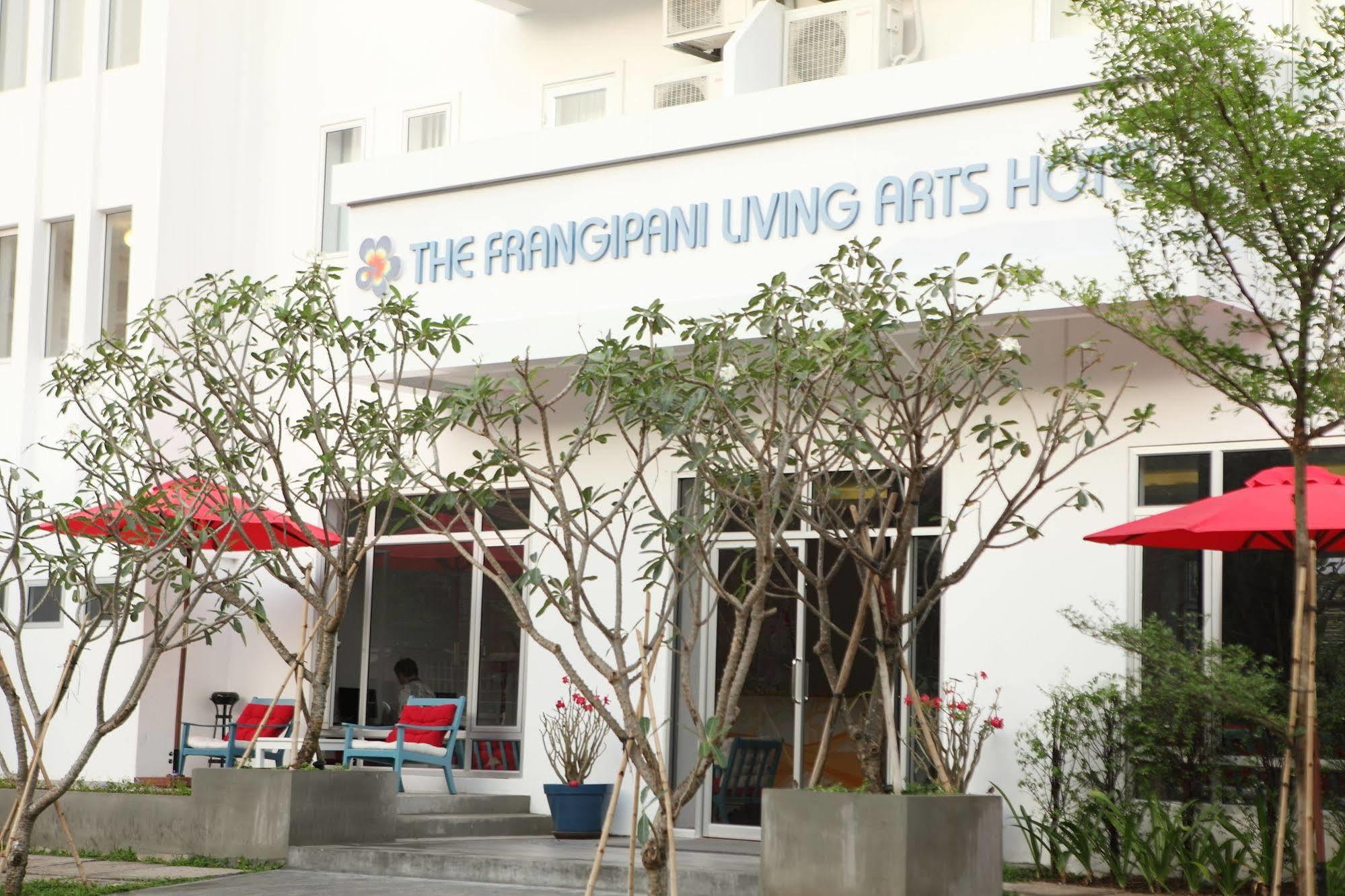The Frangipani Living Arts Hotel And Spa Phnom Penh Dış mekan fotoğraf