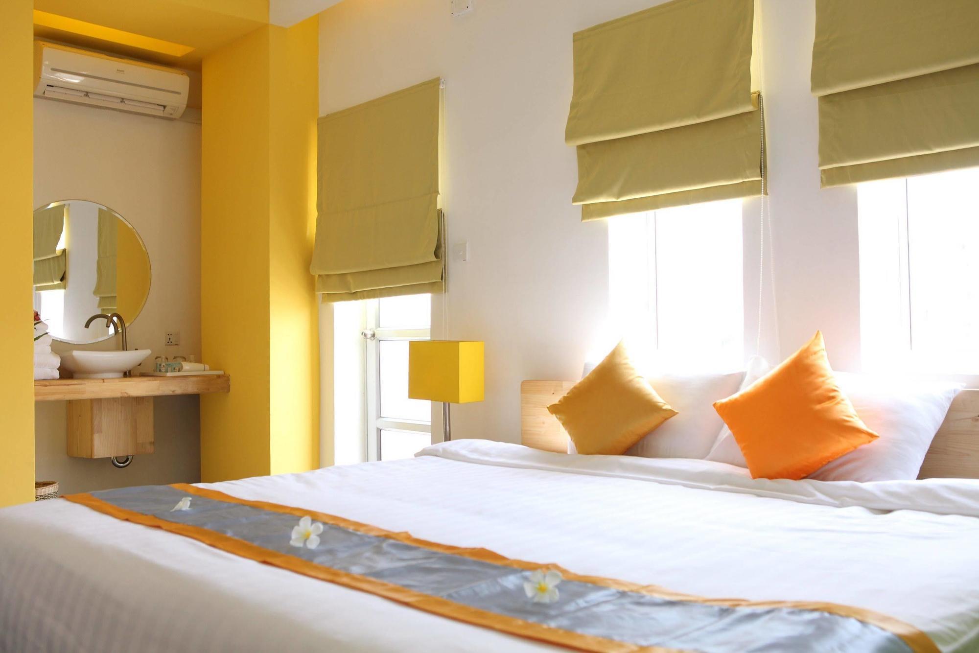 The Frangipani Living Arts Hotel And Spa Phnom Penh Oda fotoğraf